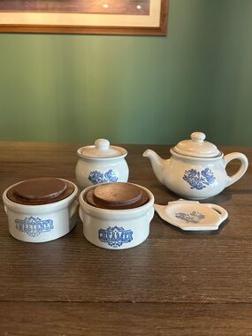 Vintage Pfaltzgraff Yorktowne teapot teabag rest creamer sweetener honey pot